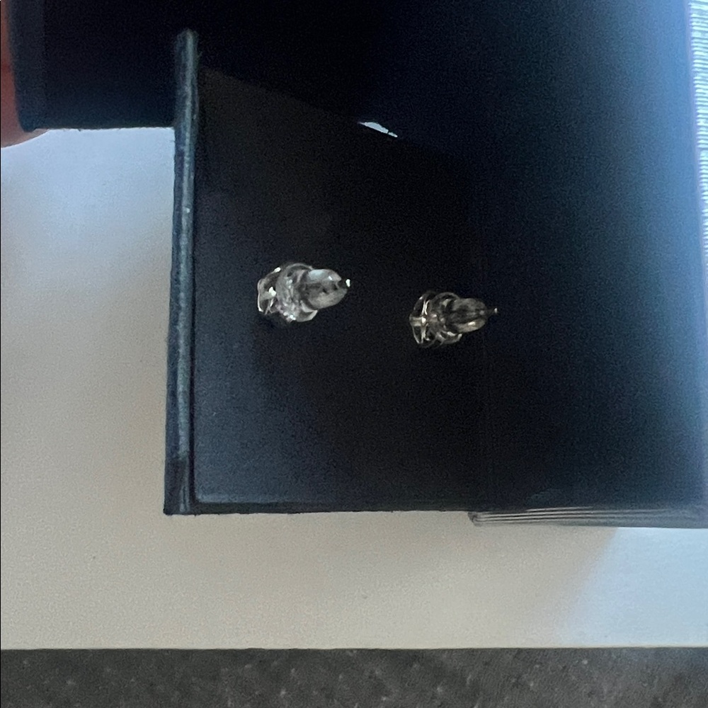 Lulea Sterling Crystal Bow Earrings New in Box - Picture 3 of 4